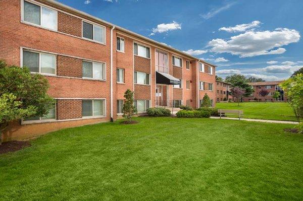 Barcroft View Apartments - Falls Church, VA