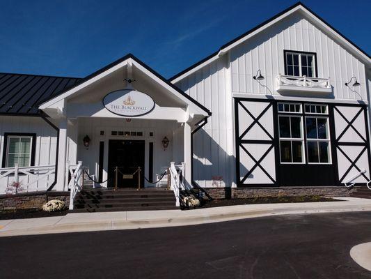 Blackwall Barn and Lodge features Marvin windows and Simpson doors from American Cedar and Millwork