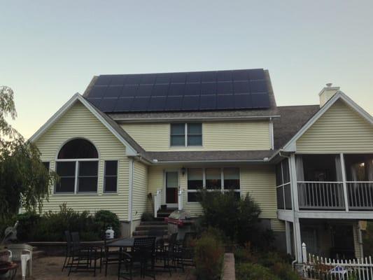 Another happy family had the perfect roof alignment with this beautiful 9kW array. That said, with our micro-inverter technol...