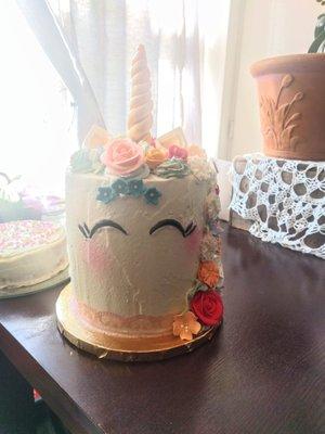 Found an amazing variety of sugar flowers for my unicorn cake.