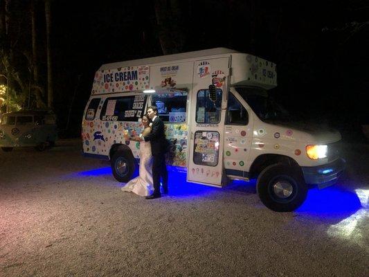 Wedding with the Sweet Ice Cream Truck