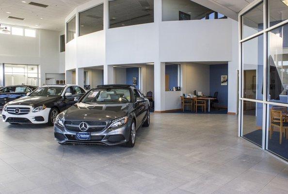 Mercedes-Benz of Portsmouth Showroom