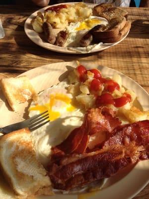 Basic breakfast at Good Morning Resturant.