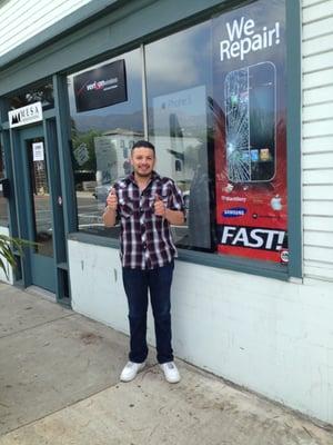 Meet Victor - head tech at Santa Barbara Mobile Repair. He'll fix your broken iPhone and iPad screen.