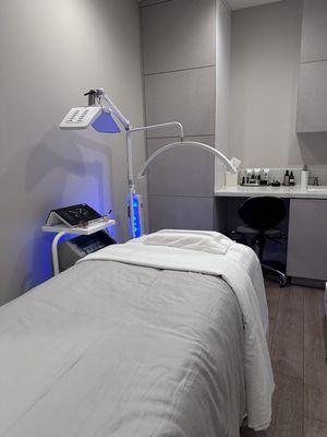 Seamless treatment rooms