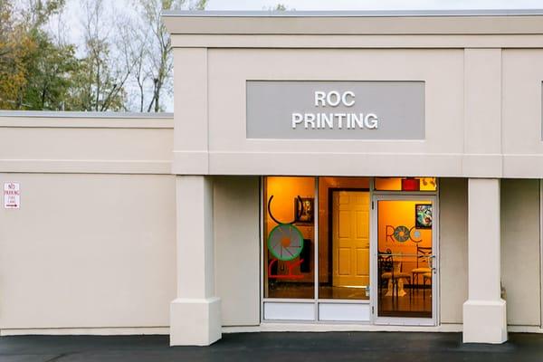 We are a pro photo lab in Rochester, N.Y. dedicated to serving photographers or anyone looking for h​igh quality photofinishing.