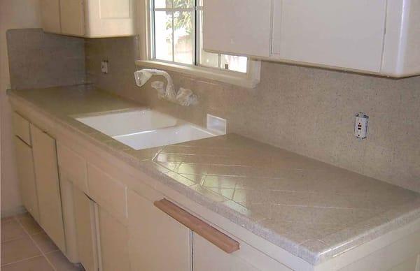 Tile Kitchen Counter (after) speckle finish