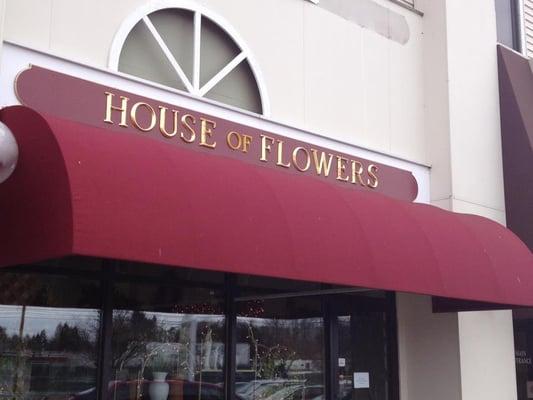 East Longmeadow House of Flowers
owned and operated by the Devoie Family since 1970
60 Shaker Rd.