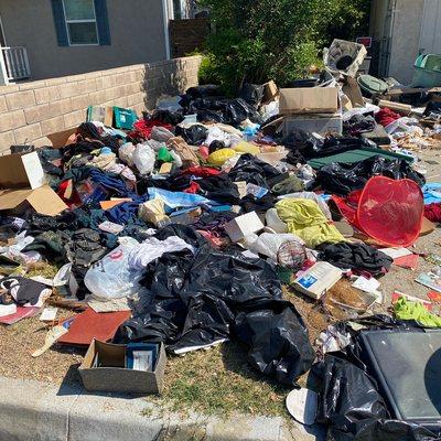 Hoarder trash !! Don't wait call us today!!