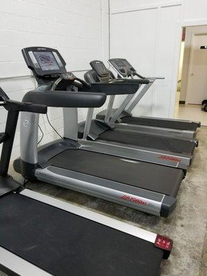 Life Fitness 95T Engage Treadmill