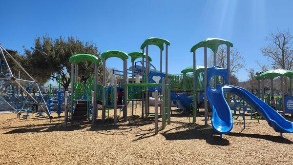 Nice, new playground.