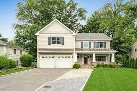 These are the types of beautiful homes that are located within many towns of Westchester County minutes above New York City.