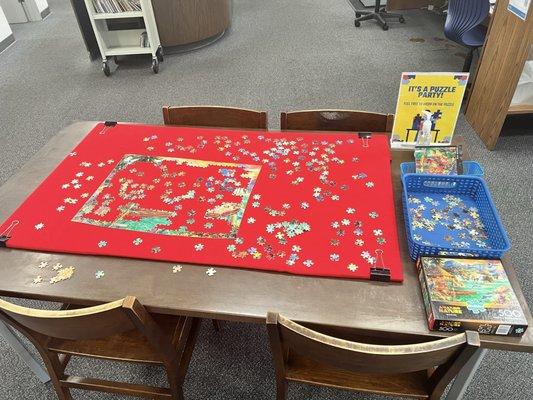 Puzzle table