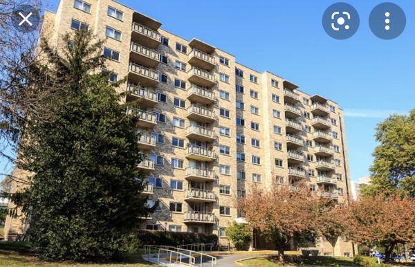 MIDDLEBROOKE APARTMENTS   5015 Battery Ln, Bethesda, MD 20814