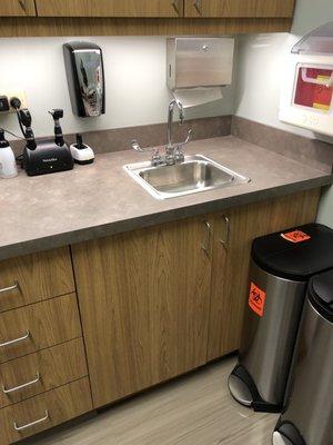 Exam rooms and entire facility is meticulously clean!