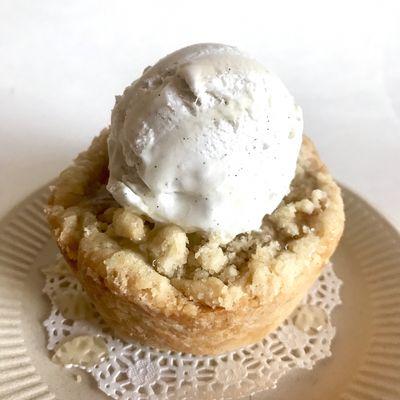 Mini apple crumble with vanilla ice cream