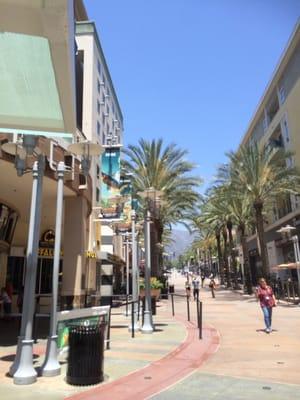 Burbank Entertainment Village