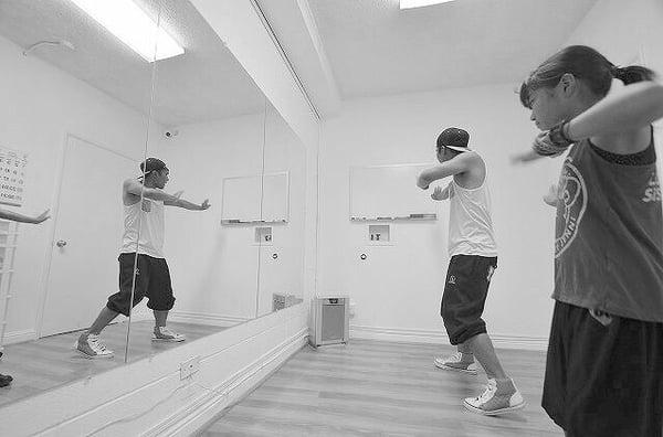 private hip-hop lessons available  taught in Japanese language, from beginning-advanced levels.