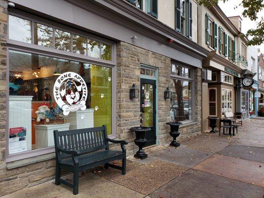 Storefront of The Bone Appetite