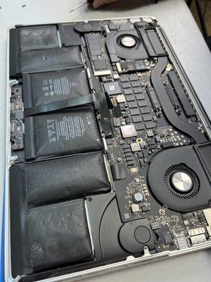 Battery Replacement MacBook Pro