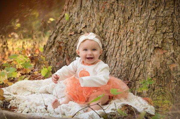 Fall Baby session, outdoor.