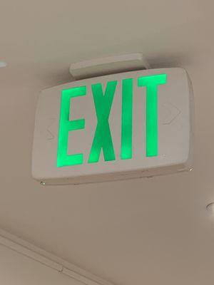 Lilly Pulitzer exit green and white sign winter park fl 1:57 pm September 1 2023