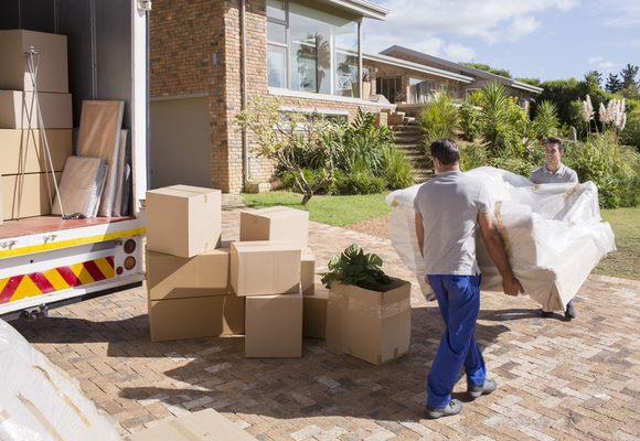 Looking for a quick move? We'll take care of everything from packing, transport, and offloading. Give us a call today!