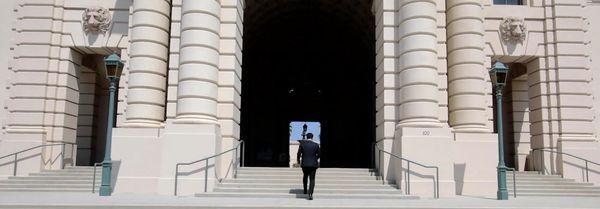 Attorney Martin Gasparian enters a courthouse in Visalia, CA.