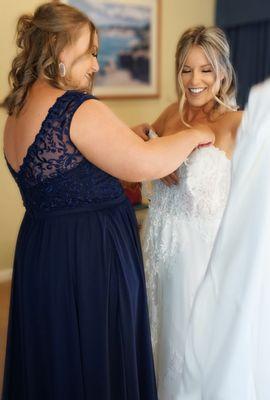 Hair & Makeup on Bride and 5 women from her Bridal Party