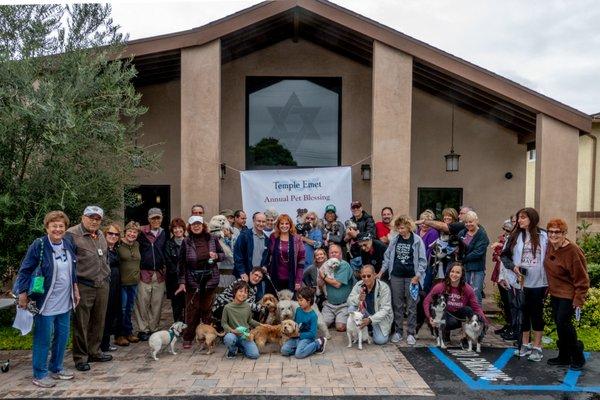 Pet Blessing  at Temple Emet October 13th  2018