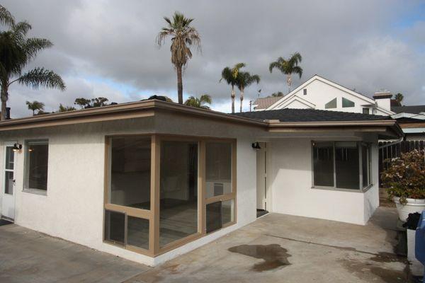 2 Bedroom / 1 bathroom NEWLY RENOVATED back unit in Dana Point!!