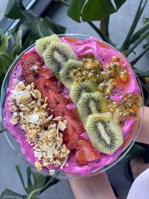 The "Pink Tropicz" protein smoothie bowl!