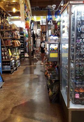 Spencers Gifts of Kapolei aka The Store Where The Employees are EXTREMELY RUDE to the customers!