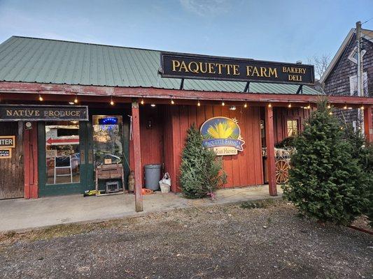 Paquette Farm & Deli