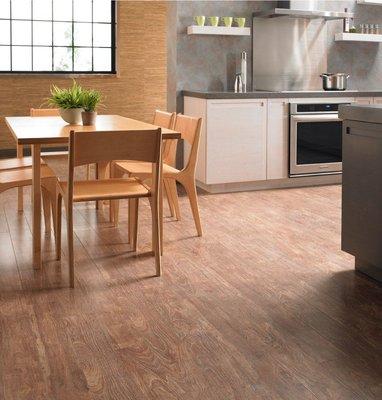 Let our flooring experts at Wayne's Flooring Sand Island showroom help you find the right laminate flooring for your home renovation project