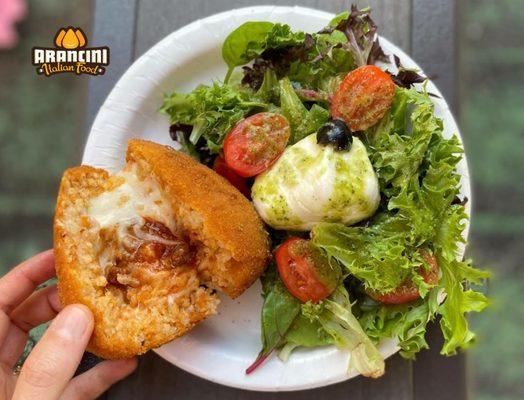 Arancini Ragú With salad