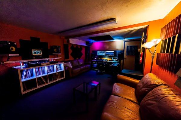 The perfect environment to create and vibe!