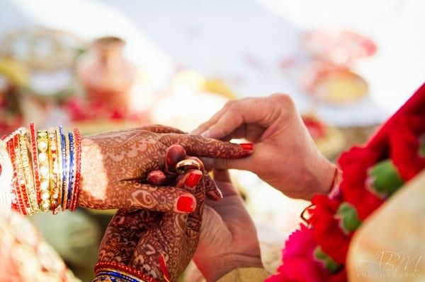 Mehndi hands