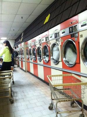 L & B Laundromat