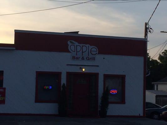 Apple Bar and Grill