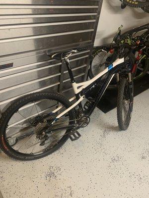 2011 Trek Superfly with a new Fox DPS shock