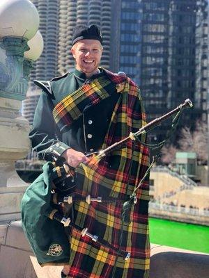 Dan Relihan piping at the 2018 downtown Chicago St. Patrick's Day Parade