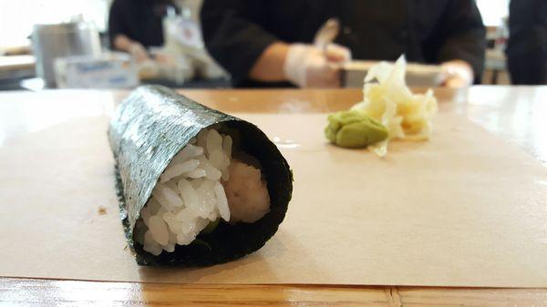 Yellowtail with scallions hand roll