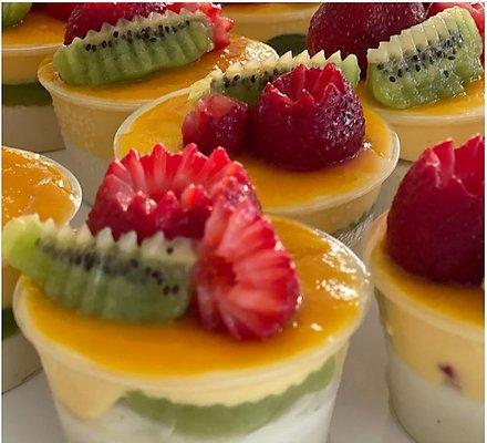 Two-layer fruit mousse:  Mango & Kiwi