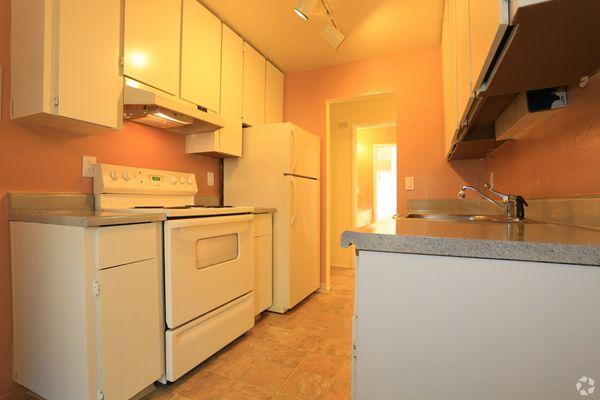 1 bedroom apt Kitchen