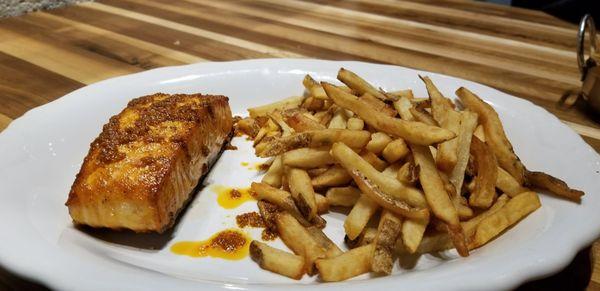 Entree - Norwegian Salmon which comes with a side (I selected Belgian Fries) 3.23.18