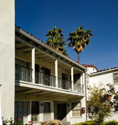 Seamless Gutters Aluminum - Box Downspouts - Apartment Building Los Angeles, CA 90024