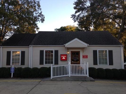 This is our Office located next to the Shell station and across from Kroger on Glenn Ave. in Auburn! 818 E. Glenn Ave.