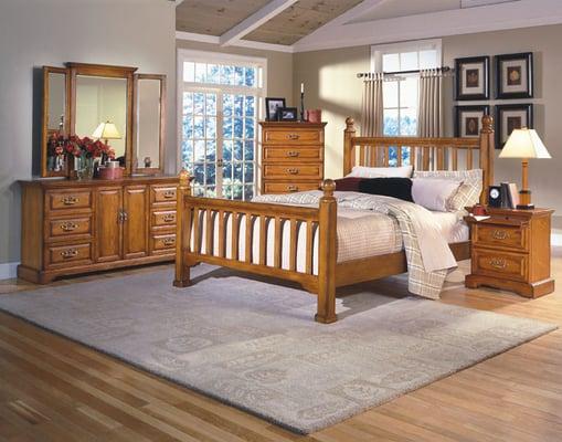 New Classic Honey Creek Q Bedroom