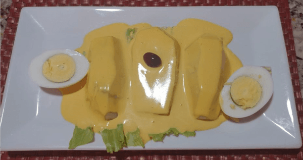 Papa La Huanciana/ Potatoes in Yellow Spicy Sauce